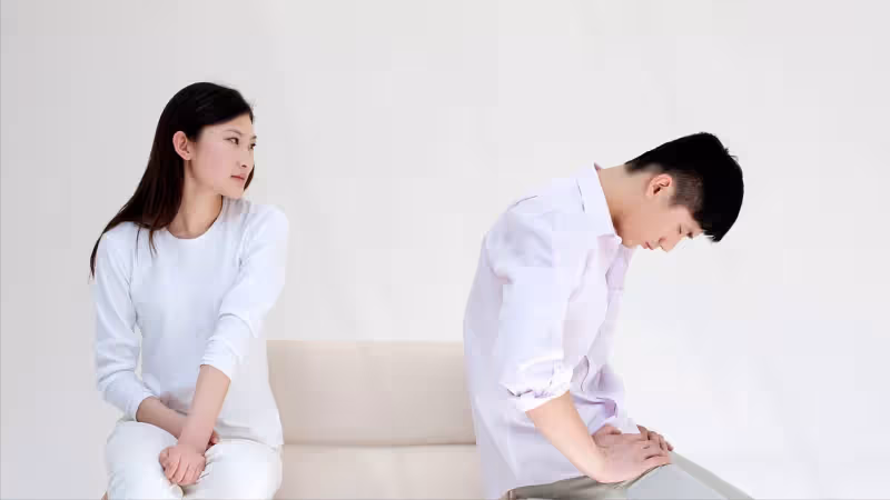 老人兩套房過戶給兒子，帶一套房產證到女兒家養老，女婿：釣魚嗎