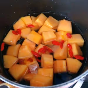 美顏甜品木瓜牛奶燉桃膠