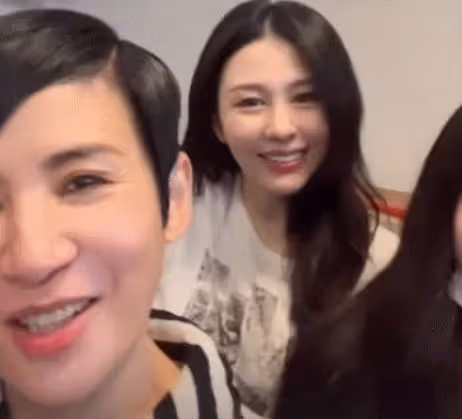 吳君如16歲愛女出演舞台劇！邱淑貞3個女兒現身支持，全員高顏值