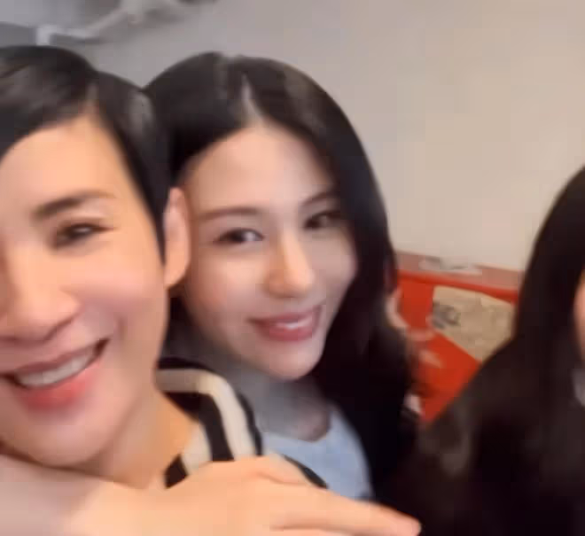 吳君如16歲愛女出演舞台劇！邱淑貞3個女兒現身支持，全員高顏值