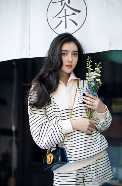 新加坡小花李凱馨誤打誤撞進了娛樂圈：雖然偏離了自己的設想，但我也算幸運