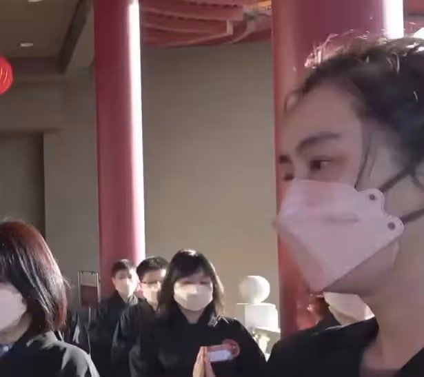 王祖賢溫哥華修行,白髮明顯氣質仍出眾,皮膚白裡透紅如仙女下凡
