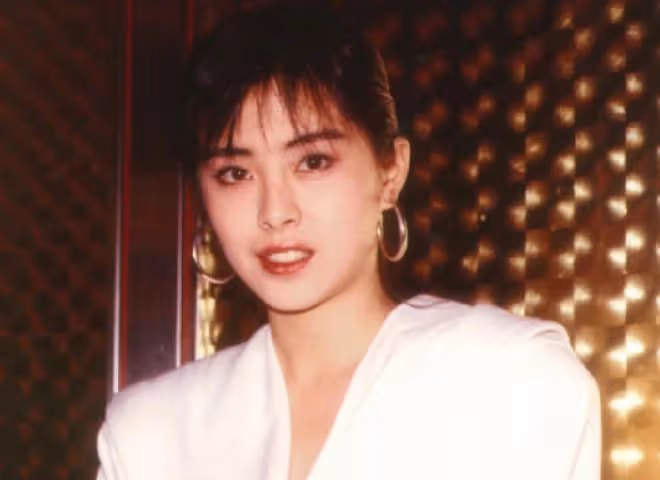 王祖賢溫哥華修行,白髮明顯氣質仍出眾,皮膚白裡透紅如仙女下凡