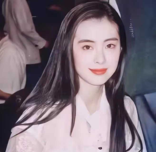 王祖賢溫哥華修行,白髮明顯氣質仍出眾,皮膚白裡透紅如仙女下凡