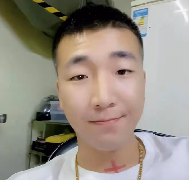 李菁菁90後前夫發文開撕!指責女方不是人快活不下去,現租小房住