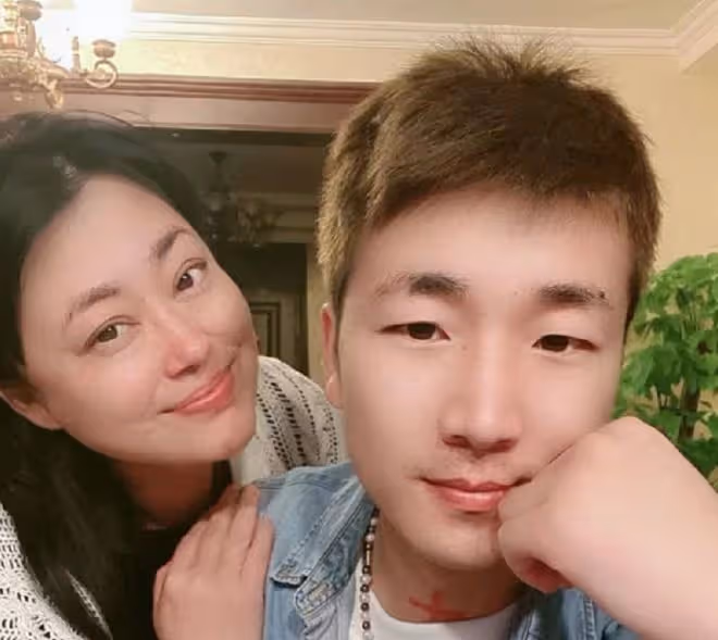 李菁菁90後前夫發文開撕!指責女方不是人快活不下去,現租小房住