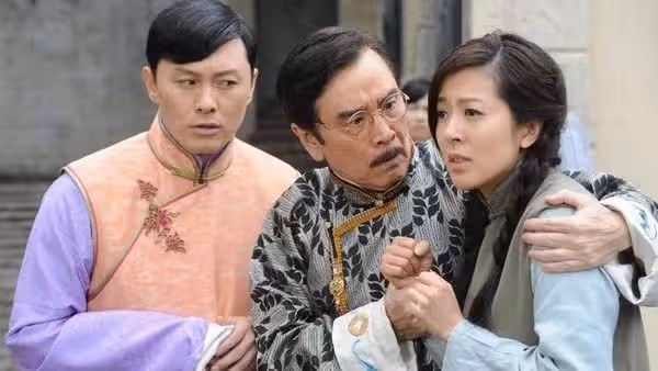 恩愛46年,75歲TVB老戲骨吻賀太太生日,陪伴太太戰勝大腸癌