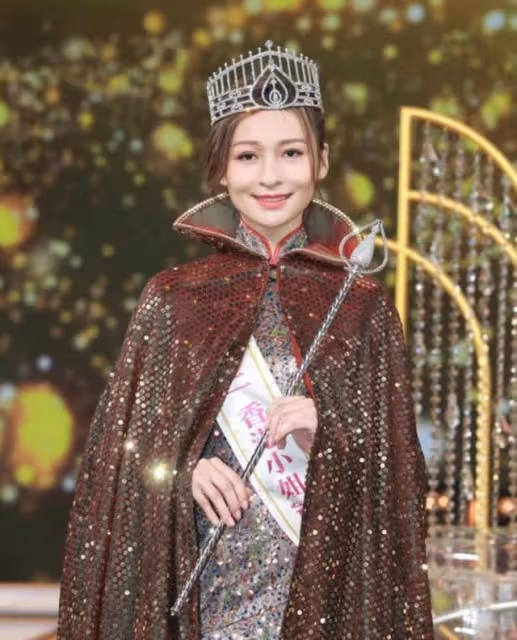 經歷複雜!應屆港姐冠軍曝13歲便獨自生活,15歲才與藝人爸爸相認