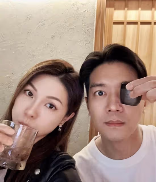 迎結婚八周年!TVB小生與富貴妻子慶祝,女方生完兩娃仍身材曼妙