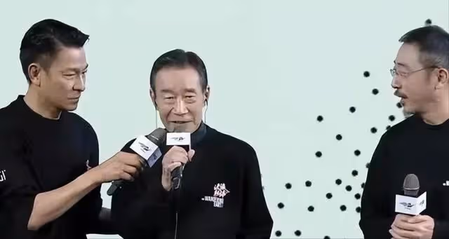 劉德華再次刷屏,只因他的一個小小舉動,讓人感嘆他就是不一樣