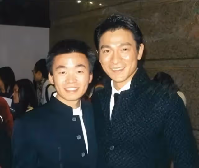 劉德華再次刷屏,只因他的一個小小舉動,讓人感嘆他就是不一樣