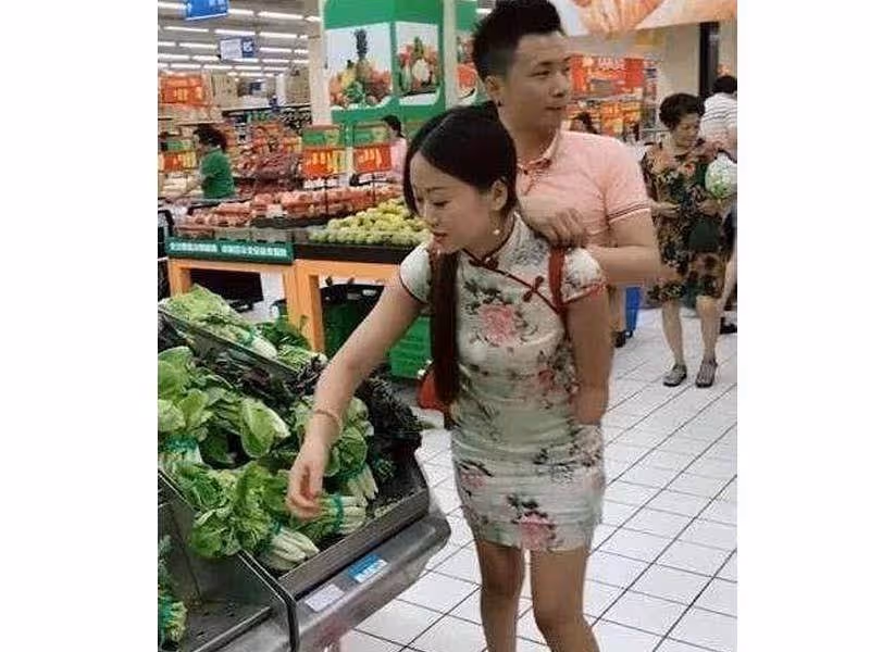 「連體夫妻」走紅後,「無腿」男愛上女粉絲,「獨臂」妻子攜女被離開,二人現狀曝光了