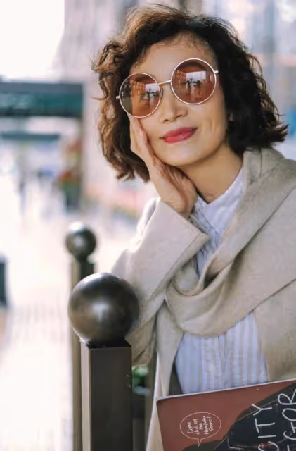 年過五十的女人別再做這3種髮型，不僅大媽感十足，老氣又掉檔次
