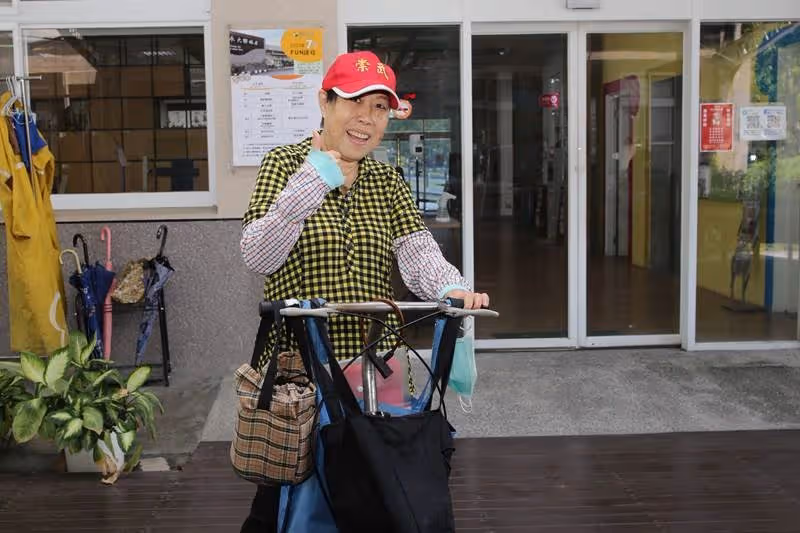 獨居不孤獨！76歲奶奶老伴走後「不投靠兩兒子」回屏東養老「12年老後生活」驚豔全網