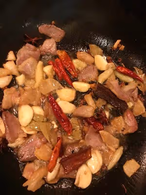超級好吃的臘肉黃鱔燉老黃瓜