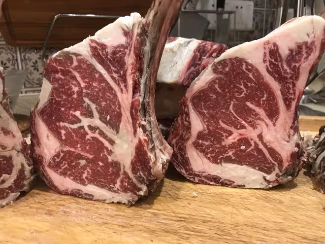 乾式熟成牛排 Dry-aged Steak