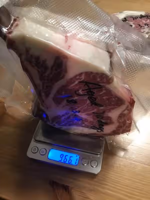 乾式熟成牛排 Dry-aged Steak