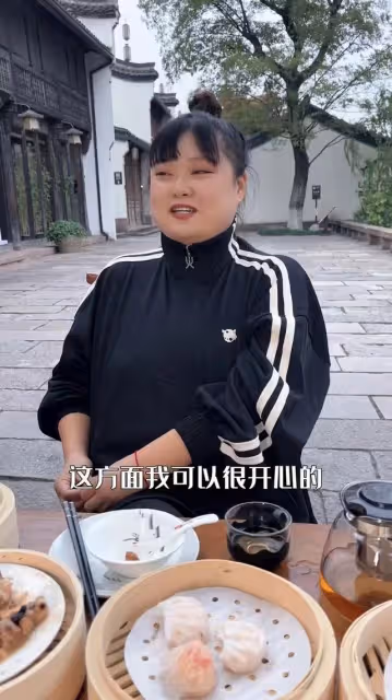 想參加相親節目！37歲TVB前搞笑女星未曾拍過拖，被誤認是同性戀
