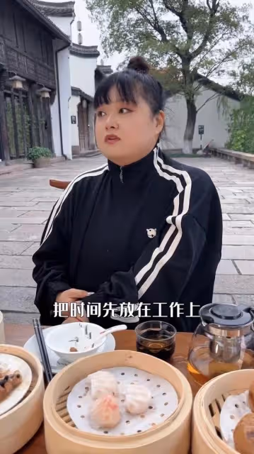 想參加相親節目！37歲TVB前搞笑女星未曾拍過拖，被誤認是同性戀