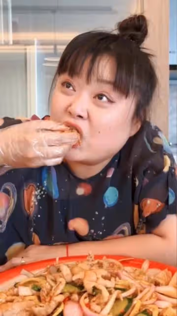 想參加相親節目！37歲TVB前搞笑女星未曾拍過拖，被誤認是同性戀