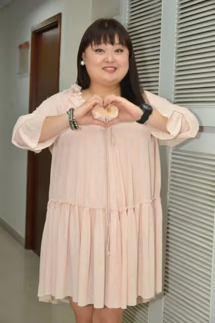 想參加相親節目！37歲TVB前搞笑女星未曾拍過拖，被誤認是同性戀