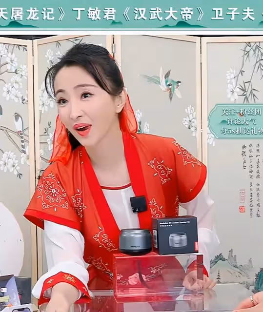 丁敏君林靜整容大變樣，撞臉柳岩失去原本韻味，不帶貨無路可走！
