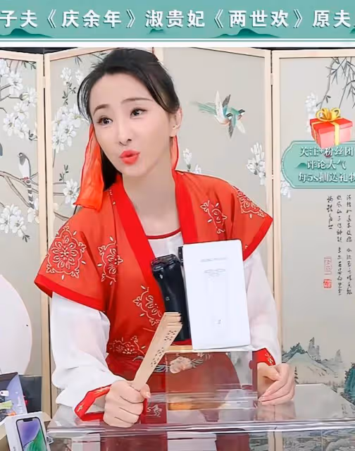 丁敏君林靜整容大變樣，撞臉柳岩失去原本韻味，不帶貨無路可走！