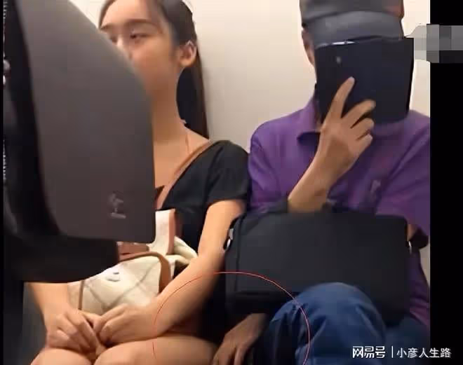 謝娜被潛規則，告知全組人，拿火燒對方褲襠！十幾天後對方離組