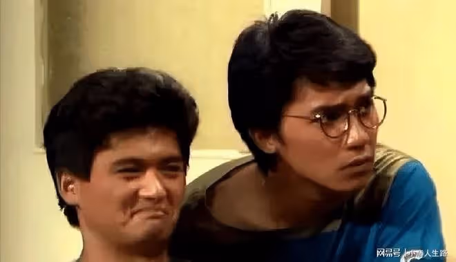 三次撿漏一夜成名，周星馳拿下周潤發梁朝偉不演的電影，成就經典