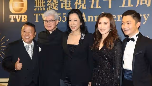 罕見同框!64歲朱玲玲與老公現身TVB晚宴,攜手走過14年恩愛如初