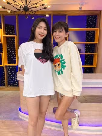 離婚養女20年，本土劇女星愛女身高171逆天長腿美翻，自豪養出學霸卻嘆供不起她出國留學