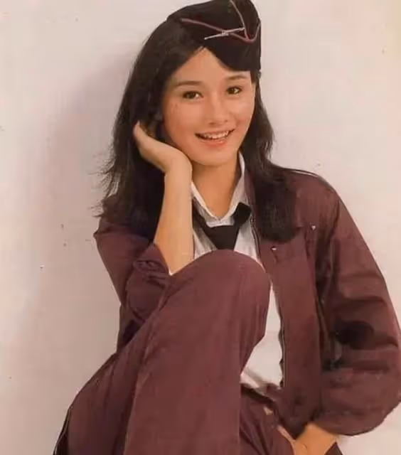 19歲憑一曲紅遍港台，一代玉女26歲巔峰被傳當小三毀前途，60歲在睡夢中離世