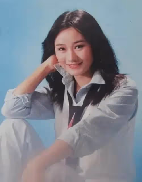 19歲憑一曲紅遍港台，一代玉女26歲巔峰被傳當小三毀前途，60歲在睡夢中離世