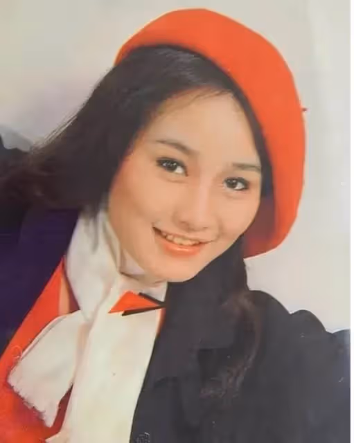 19歲憑一曲紅遍港台，一代玉女26歲巔峰被傳當小三毀前途，60歲在睡夢中離世