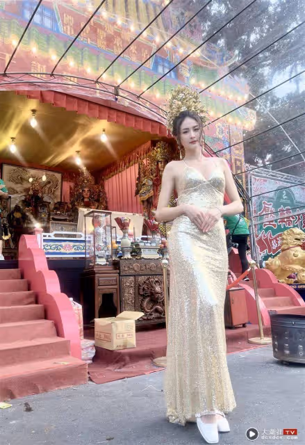 獨家／「最美禮生」仙女們一次全到齊！艋舺青山宮繞境信眾粉絲嗨翻