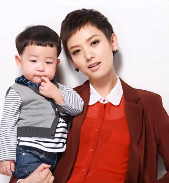 李曉峰承認與劉愷威戀情?女方離異帶娃曾演楊冪閨蜜,被指太抓馬