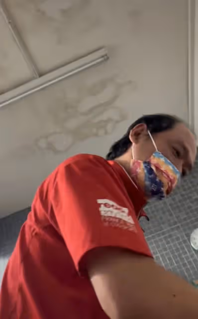 李立群曬按摩視頻再惹爭議！露屁股不避嫌，一旁還有年輕女助理