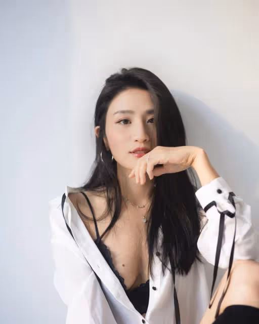 前TVB知名女星被網紅曝料婚後參加富豪飯局,本人回應:看得起我