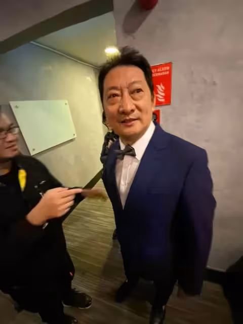 當了30年電視公務員,綠葉男星金山買下2千坪地種百棵松柏,55歲迎愛女樂當新手爸