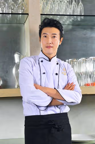 視力剩0.1！陳鴻身體壞了了「1天吞6顆止痛藥」苦撐   近況曝光「54歲樂當職業媽寶」嘆：以前不知拼什麼