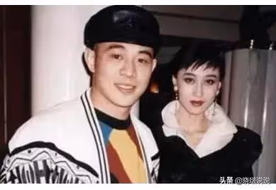 曾被利智插足！當年沒儀式「挺肚陪夫去美國發展」遭李連杰拋棄20年「獨自帶大2女侍奉公婆」今收穫幸福