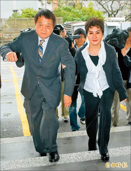 奉獻一生！楊麗花淚曝「痛失自己的孩子」甘願當後媽35年　再三容忍尪背叛：「願做你背後的女人」
