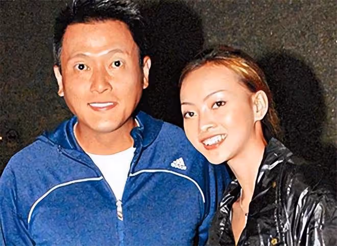 魏駿傑前妻參加名媛聚會！被曝同時交往倆富豪，穿一身名牌很闊氣