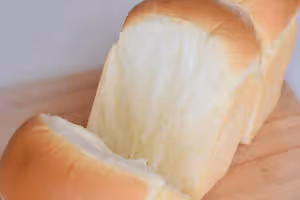 爆發力👌的綿雲吐司，香軟出爐~
