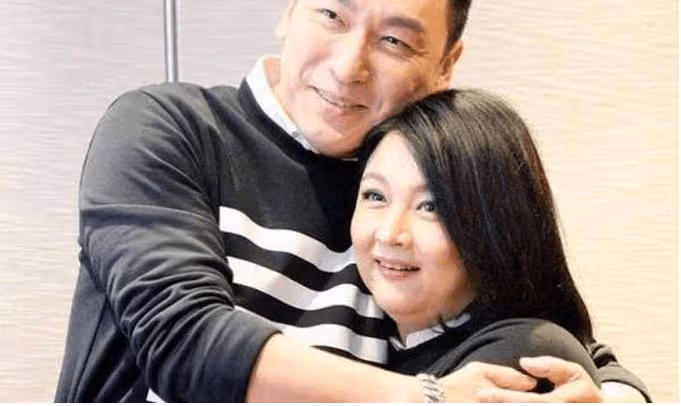 她曾紅極一時!卻因病「發福容貌大變」無法生育 老公霸氣護她「27年不離不棄」:沒人能取代❤