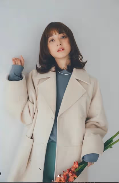 佐佐木希宣布二胎,老公出軌後她一直在前進