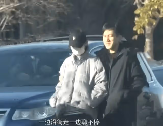 劉愷威李曉峰一起做核酸疑同居 牽手摟肩超親密