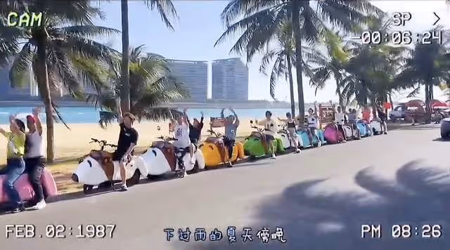 李佳琦外出遊玩 因腿毛過黑被誤認為穿黑絲
