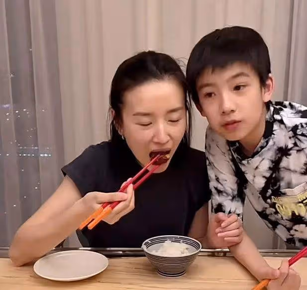 潘粵明想與董潔復婚？深夜吐露心聲疑表白