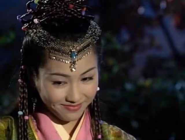 努力復健！當紅時為救弟弟「嫁大16歲跛腳富商」生3女　今​51歲近況曝光：坐著輪椅出行